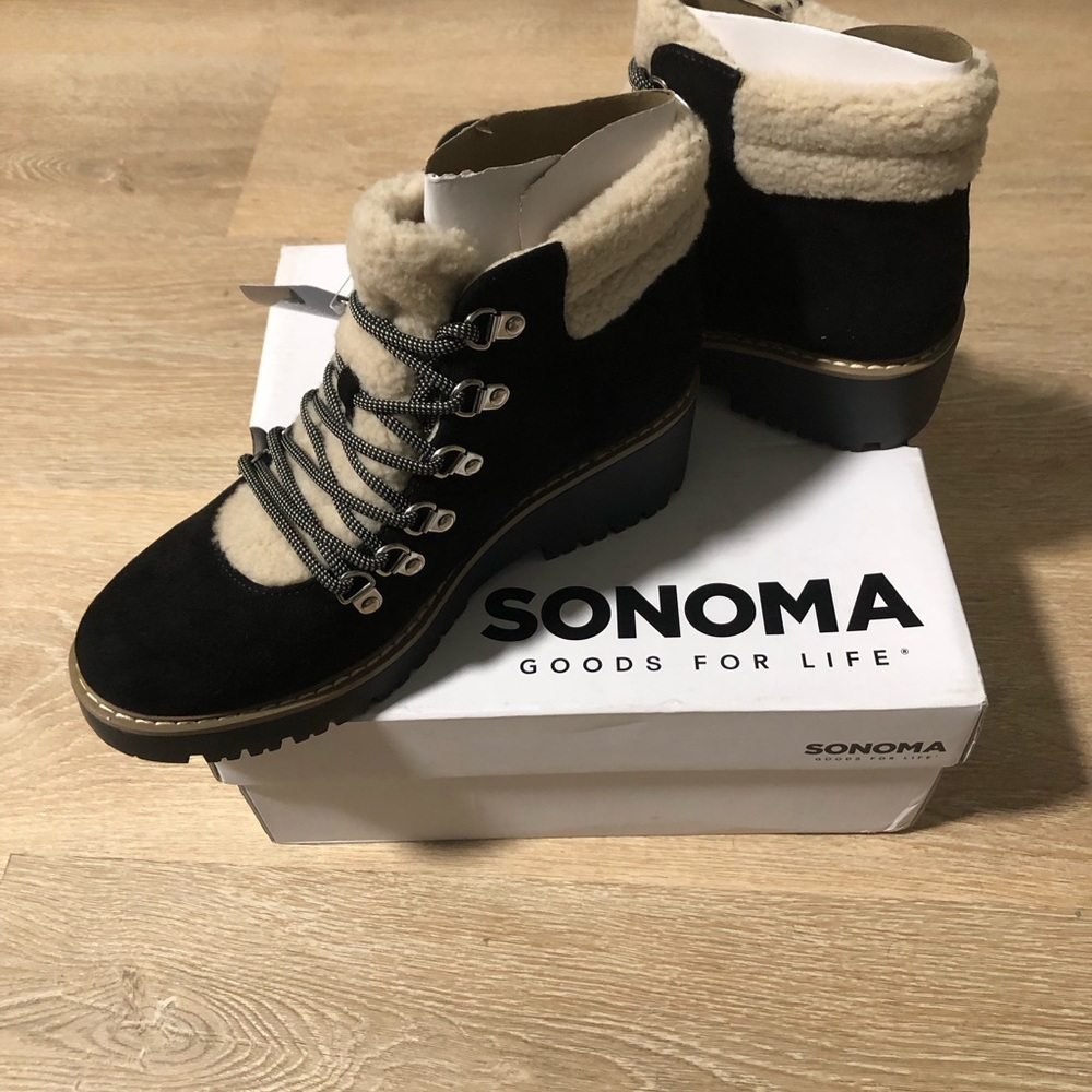 Women’s black booties size 9